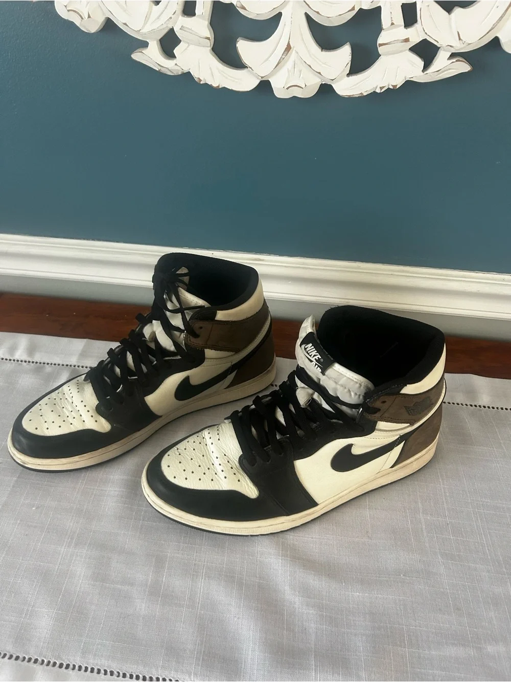 Jordan 1 high “Mocha” Sz 11 ,Vnds, no box